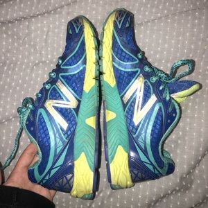 New Balances Tennis Shoes